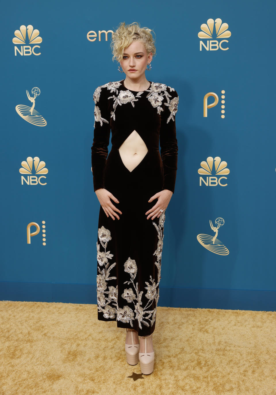 LOS ANGELES, CALIFORNIA - SEPTEMBER 12: 74th ANNUAL PRIMETIME EMMY AWARDS -- Pictured: Julia Garner arrives to the 74th Annual Primetime Emmy Awards held at the Microsoft Theater on September 12, 2022. -- (Photo by Trae Patton/NBC via Getty Images)