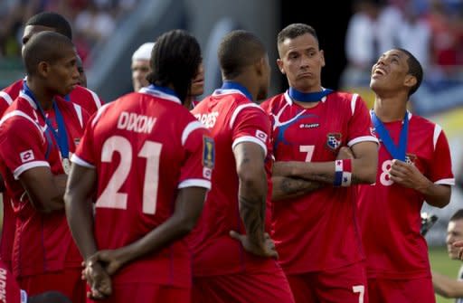 Con la moral por las nubes por su triunfo 2-1 ante México en el Azteca, Honduras enfrentará este martes a Panamá con la esperanza de dar un paso gigante, mientras los canaleros intentarán recuperar terreno luego de su empate a cero ante Jamaica. (AFP | Don Emmert)