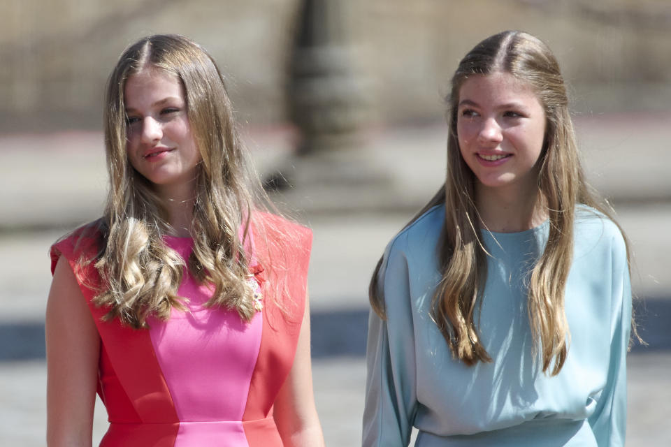 Leonor y Sofía acaparan los focos en Santiago de Compostela