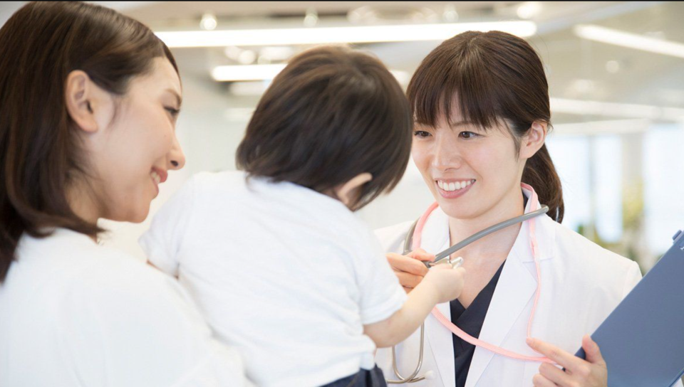 日本東京大學一項最新研究發現，女患者接受女醫生治療更為有利，死亡率及再入院率均低於由男醫生治療的情況。團隊推測或許是因為大家同為女性，患者能無顧忌講述自身症狀。(資料圖片)