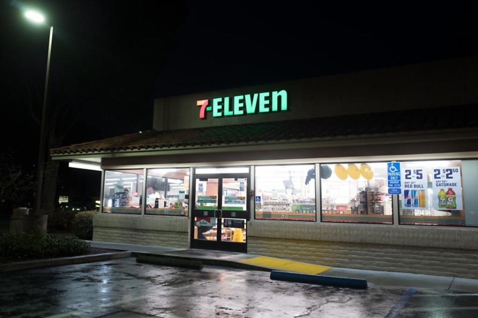 An outside of a 7-Eleven store