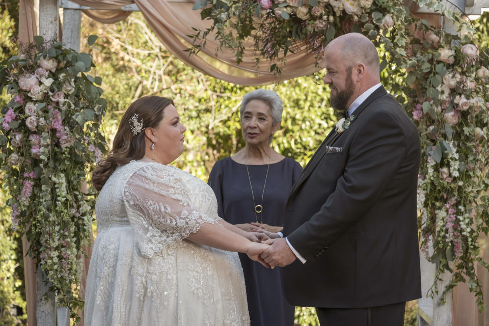 Chrissy Metz with Chris Sullivan in the hit show <em>This Is Us</em>. (Photo: Ron Batzdorff/NBC/NBCU Photo Bank)