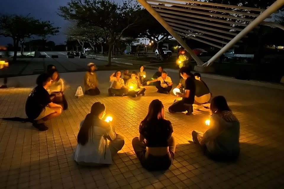 臺東縣政府辦理「碳索旅程，社計未來」節電工作坊，以「夜探三仙台」為主題，探討夜間遊程設計。