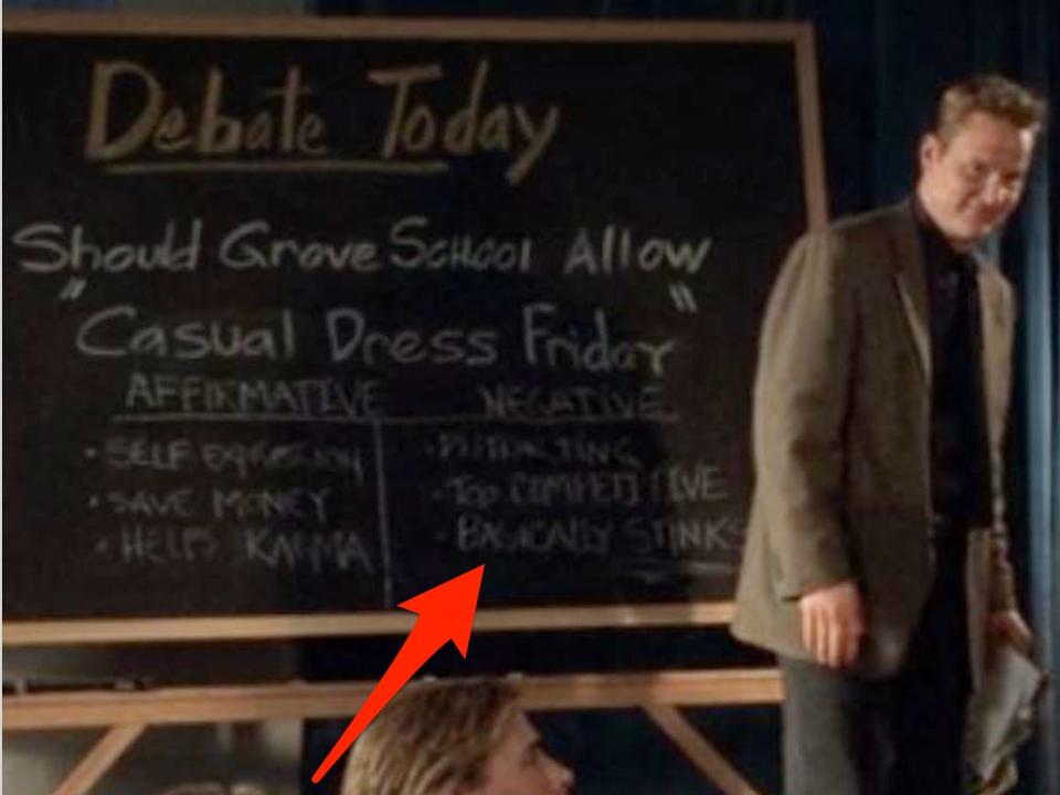 An arrow pointing at arguments against Mia in debate class in "The Princess Diaries."