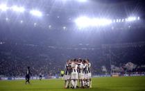 Football Soccer - Juventus v Atalanta - Italian Serie A - Juventus stadium, Turin, Italy - 3/12/16 - Juventus' Mario Mandzukic celebrates with teammates after scoring third goal . REUTERS/Giorgio Perottino