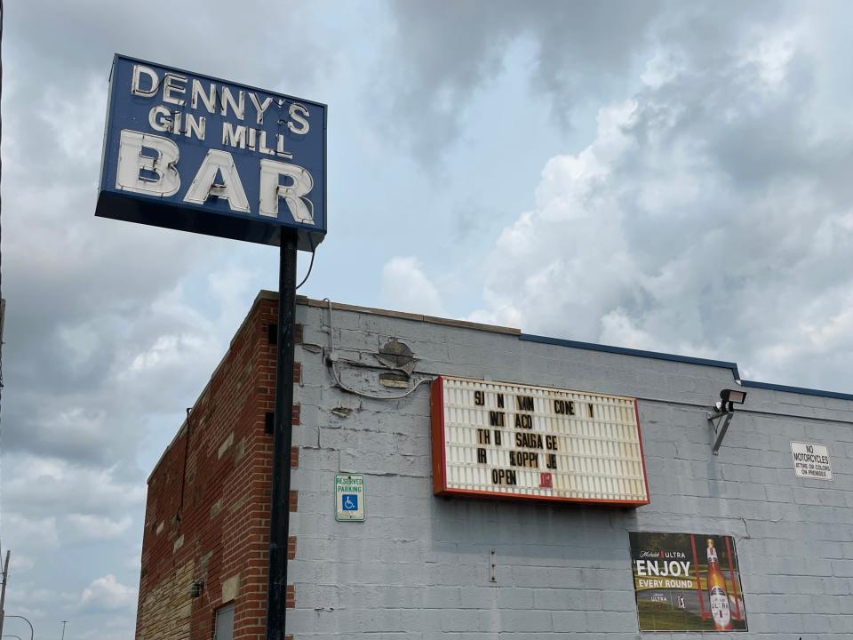 Denny's Gin Mill Bar is located in Lincoln Park.