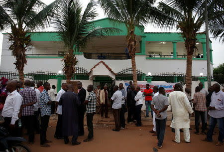 Supporters of Soumaila Cisse, leader of URD (Union for the Republic and Democracy), gather at the headquarters of their party one day after the presidential election in Bamako, Mali July, 30 2018. REUTERS/Luc Gnago