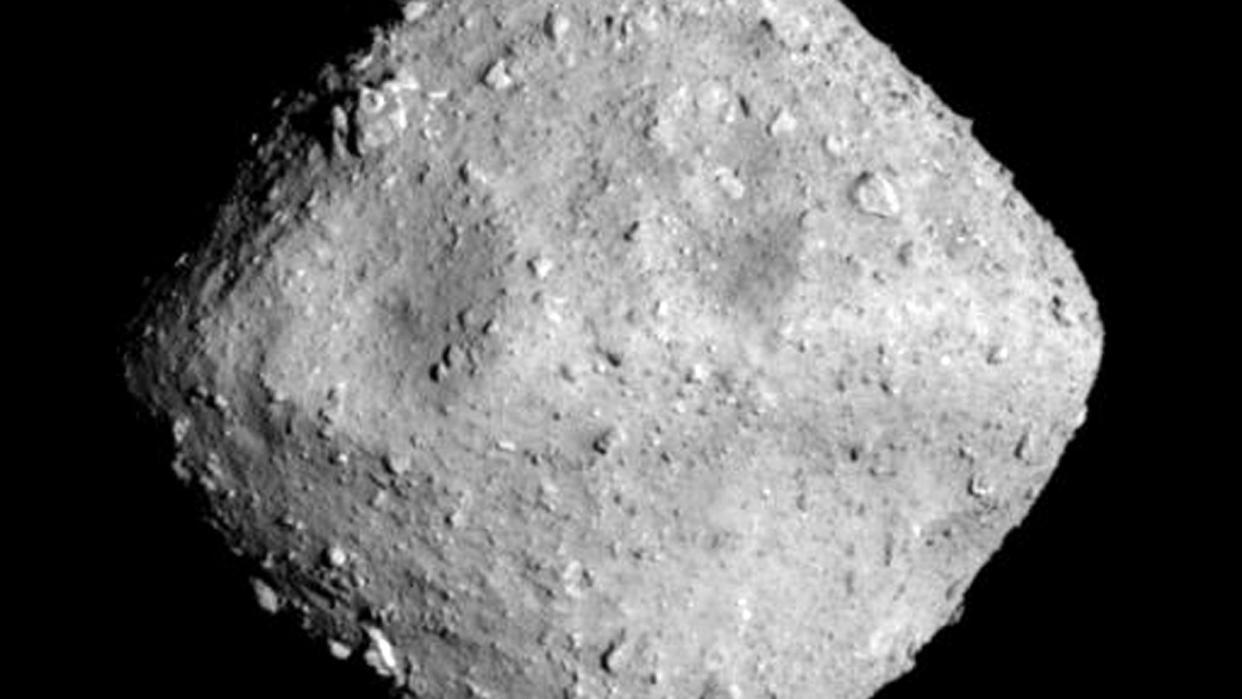 Der Asteroid Ryugu, aufgenommen mit einer Kamera der japanischen Raumsonde «Hayabusa2». Foto: JAXA and Partner Institutions