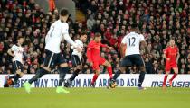 <p>Liverpool’s Roberto Firmino (centre) drives Liverpool forward</p>