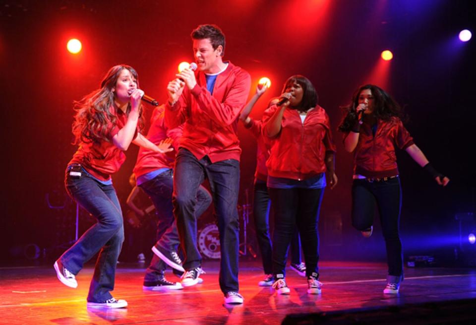 ‘Glee’ cast on tour (Glee DVD)