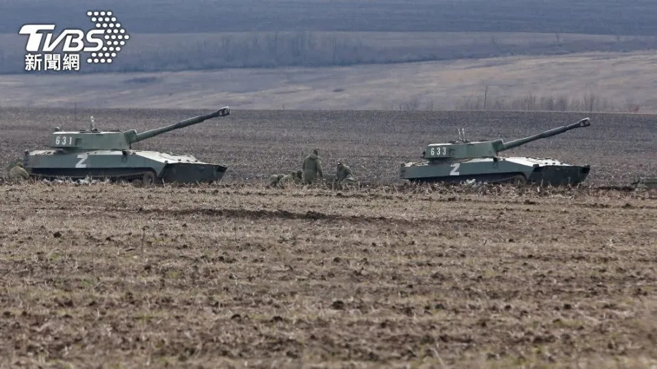 俄軍入侵烏克蘭時，戰車等軍用車輛前方就記載著「Z」字。（圖／達志影像路透社）