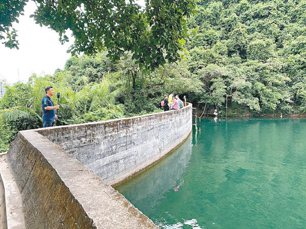 馬鞍山「華清池」成為新景點。