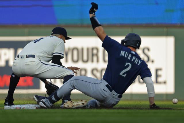 Correa caps wild night of comebacks, Twins top Seattle 4-3 in 10 innings