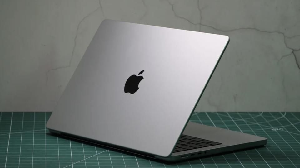 MacBook Pro 14-inch (M3, 2023)