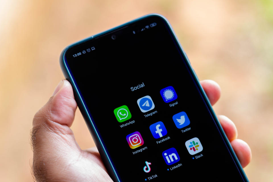 BRAZIL - 2021/01/25: In this photo illustration the Whatsapp, Telegram, Signal, Instagram, Facebook, Twitter, Tik Tok, LinkedIn and Slack app and logos seen displayed on a smartphone. (Photo Illustration by Rafael Henrique/SOPA Images/LightRocket via Getty Images)