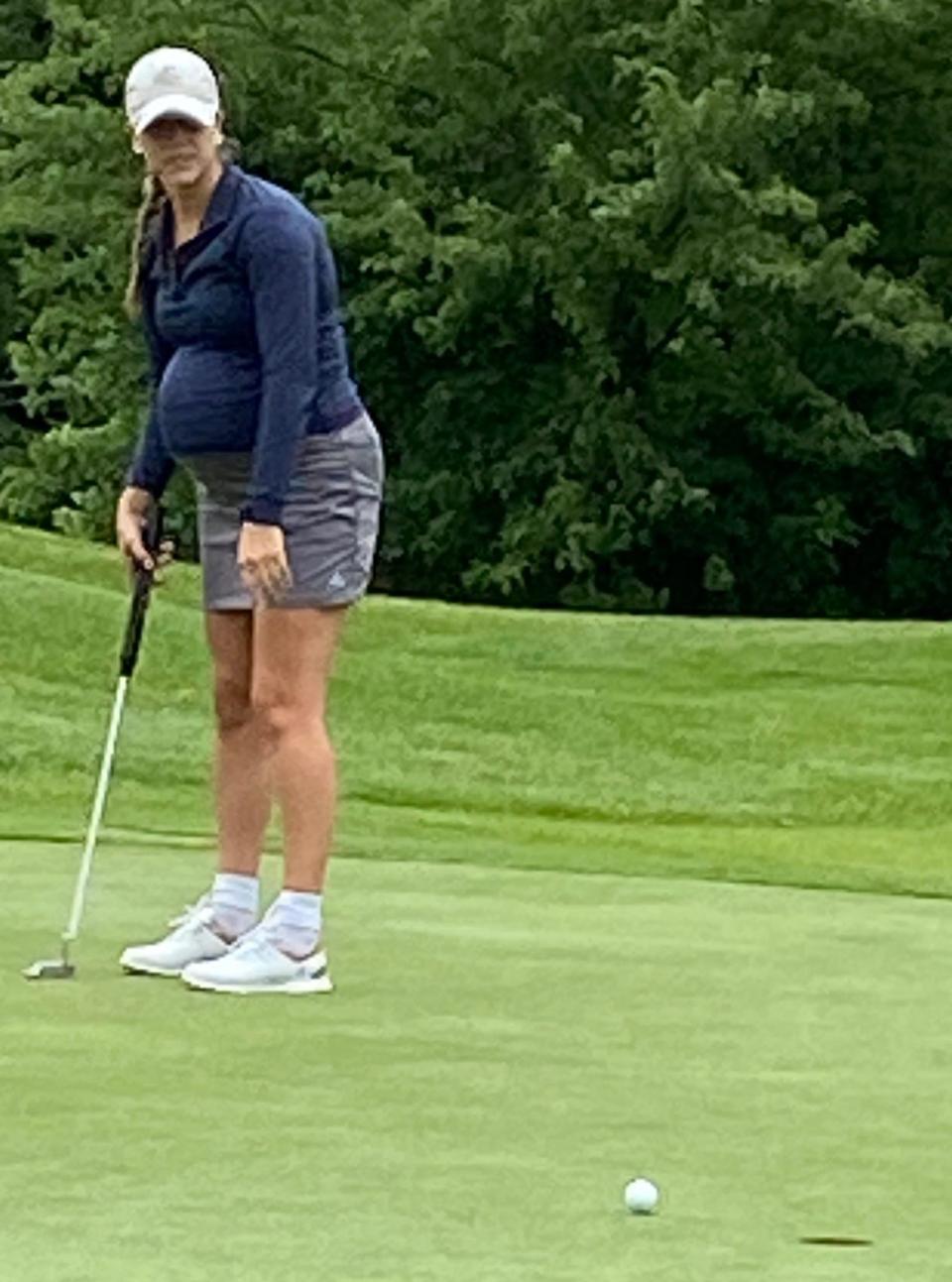 Selah Unwin watches her 20-foot birdie putt attempt come up short at Erskine Park's seventh hole during the final round of the South Bend Women's Metro Thursday. The 19-year-old Unwin, who plays for Bethel University and is eight months pregnant, shot an 80 and finished runner-up to 24-time champion Lori Horan.