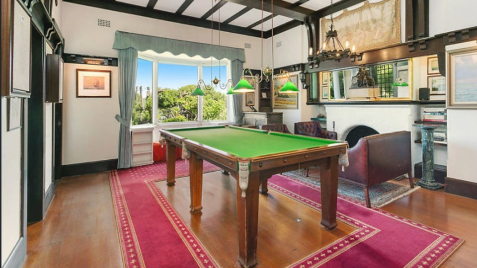 An image of the pool room of the Werribee Estate home in Vaulcuse.