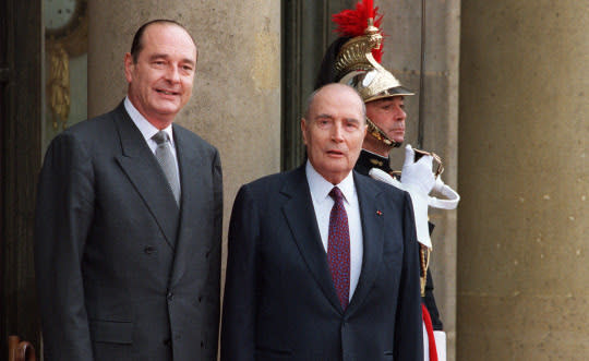 Jacques Chirac et François Mitterrand sur le perron de l'Élysée.