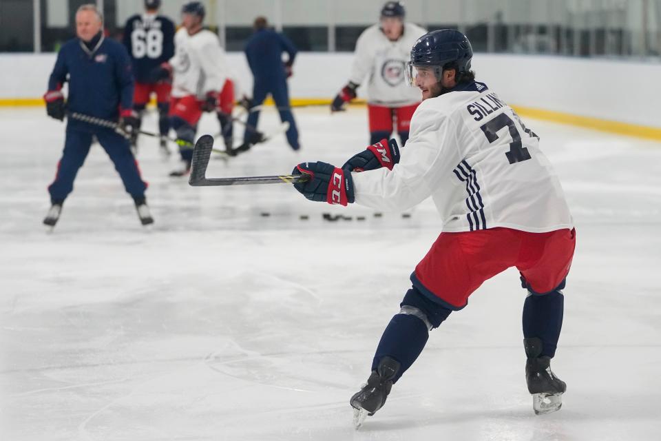 Jul. 12, 2022; Lewis Center, OH USA;  Columbus Blue Jackets forward Owen Sillinger makes a pass during development camp at the OhioHealth Chiller North in Lewis Center on July 12, 2022. Mandatory Credit: Adam Cairns-The Columbus Dispatch