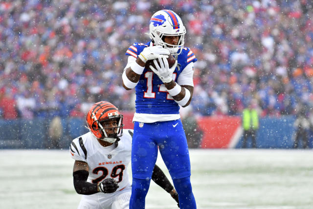 Bills' Stefon Diggs jets out of locker room after Bengals loss