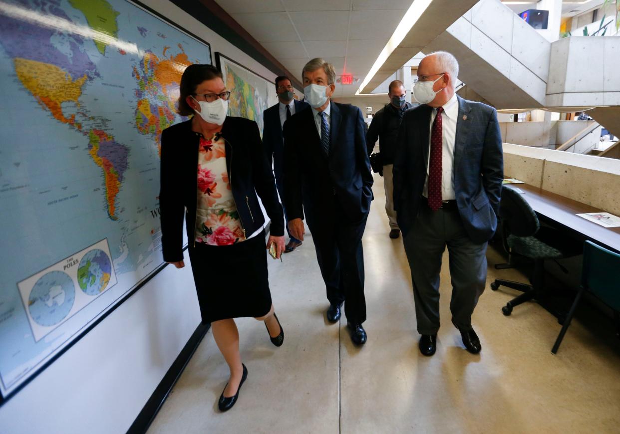In October 2021, when masking was still retired on the Missouri State University campus, U.S. Sen. Roy Blunt toured Temple Hall with Tamera Jahnke, dean of the College of Natural and Applied Sciences and MSU President Clif Smart.