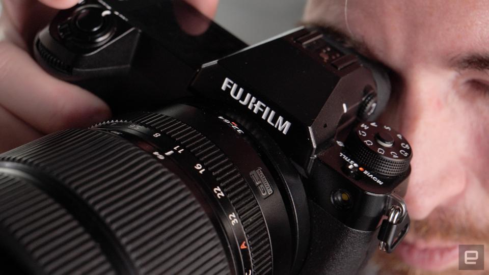 <p>Fujifilm GFX 100S review gallery</p>
