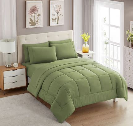 A monochromatic 7-piece full-size comforter set