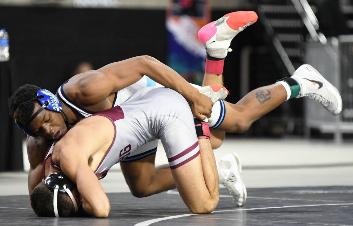 Somerset’s Kendrick Hodge wins his second consecutive state title by major decision over Gavin Patton of Naples First Baptist at the FHSAA state championships Saturday at Silver Spurs Arena in Kissimmee.