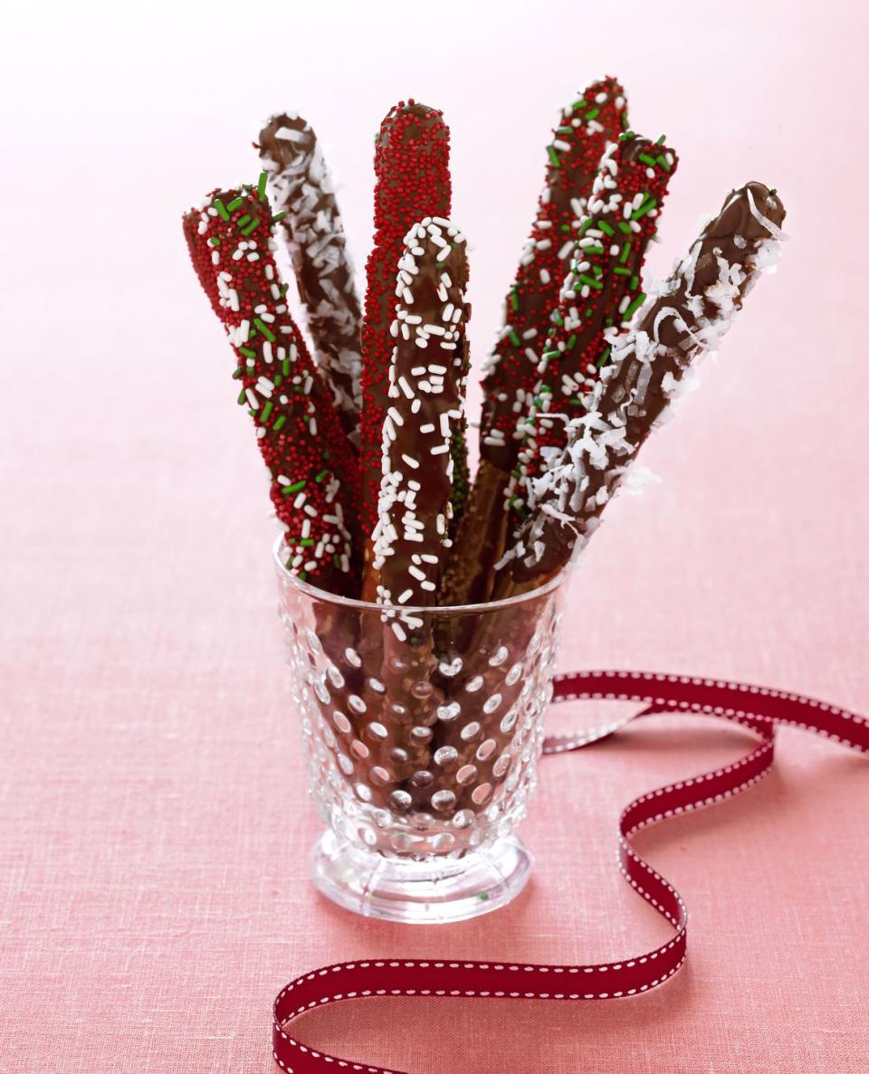 Chocolate-Dipped Pretzels