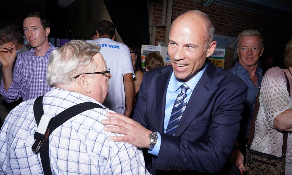 Michael Avenatti last week with supporters after speaking at the Iowa Democratic Wing Ding, a fundraiser that attracts presidential hopefuls.