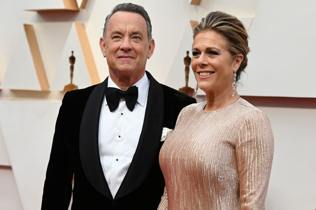 US actor Tom Hanks and wife Rita Wilson arrive for the 92nd Oscars at the Dolby Theatre in Hollywood, California on February 9, 2020. (Photo by Robyn Beck / AFP) (Photo by ROBYN BECK/AFP via Getty Images)