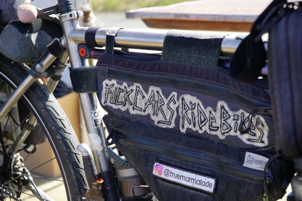 Stuff I Liked at SOC Omnium Cargo bike tourer message