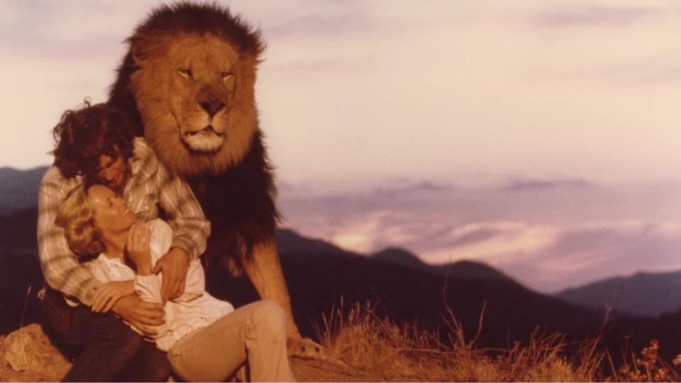 Roar (1981)