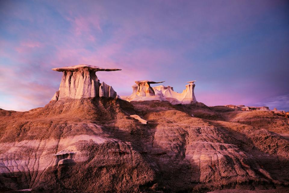 Hoodoo formations reigning over De-Na-Zin Badlands, New Mexico