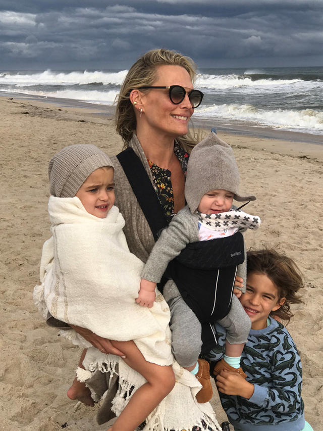 Molly Sims, 40, shows off her still-enviable figure after baby on outing  with her leading men