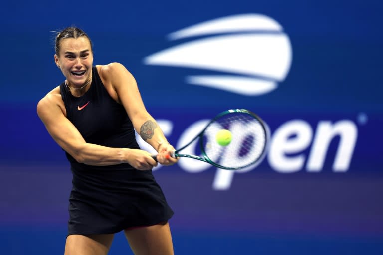 Penuh kekuatan: Aryna Sabalenka beraksi melawan Emma Navarro di semifinal AS Terbuka pada hari Kamis (Luke Hales)