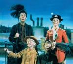 Mit welchem Wort beschreibt Mary Poppins ihre Freude über den Sieg beim Pferderennen? a) Superkalifragilistischexpialigetisch b) Superkalifragilistischexpialigorisch c) Superkaliexpigetisch (Bild: Disney)