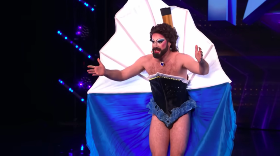 The contestant's costume incorporated the infamous ocean liner, the water and the iceberg. (YouTube screenshot)