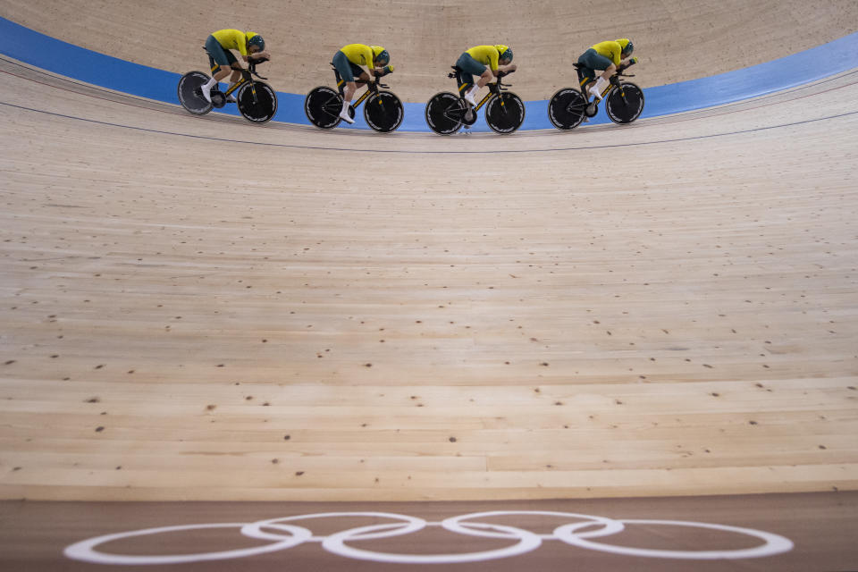 <p>IZU, JAPAN - AUGUST 03: Georgia Baker, Annette Edmondson, Ashlee Ankudinoff and Maeve Plouffe of Team Australia compete during the Women's team pursuit final, 5/6th place of the Track Cycling on day eleven of the Tokyo 2020 Olympic Games at Izu Velodrome on August 03, 2021 in Izu, Japan. (Photo by Justin Setterfield/Getty Images)</p> 