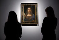 <p>Mit einem enormen Abstand vor dem Zweitplatzierten landet das Kunstwerk “Salvator Mundi” von dem berühmten Renaissance-Künstler Leonardo da Vinci auf dem ersten Platz der Top Ten. Unglaubliche 450 Millionen Euro war dem saudiarabischen Kronprinz, Verteidigungsminister und stellvertretenden Premierminister Mohammed bin Salman das Gemälde wert, von dem Experten lange Zeit nicht einmal sicher waren, ob es ein echter da Vinci ist. </p>