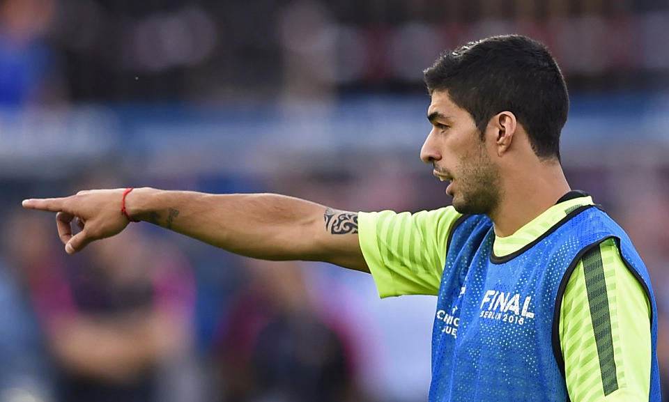 Football - FC Barcelona Training - UEFA Champions League Final Preview - Olympiastadion, Berlin, Germany - 5/6/15 Barcelona&#39;s Luis Suarez during training Reuters / Dylan Martinez