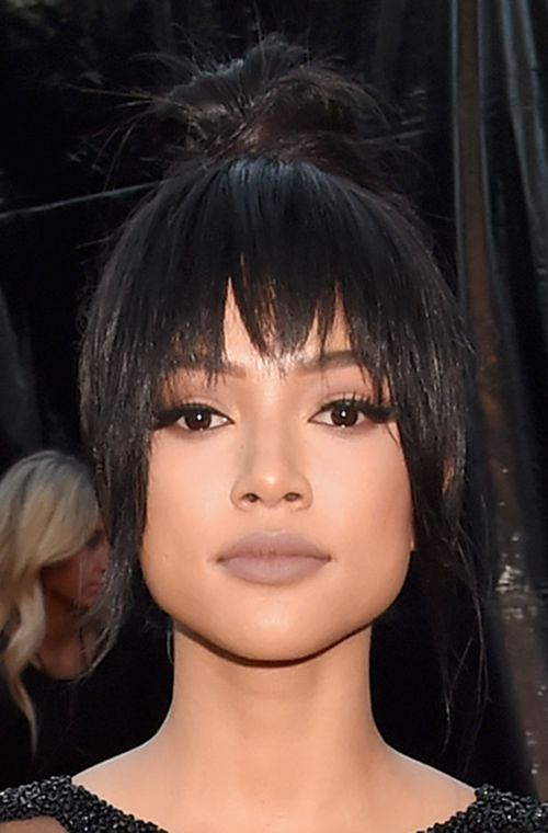 Best Beauty Looks From The AMA Red Carpet