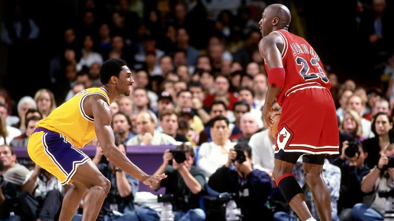 Kobe Bryant與Michael Jordan分別是兩代夢幻隊代表人物。（圖／翻攝自NBA官方推特）