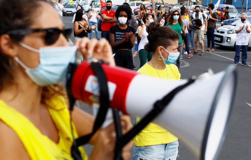 Demonstration in several cities of Gran Canaria in favor of the rights of migrants, in Arguineguin