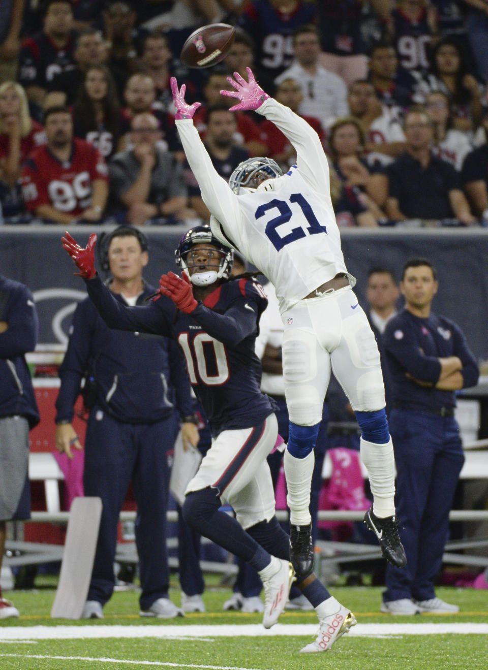 FILE - Indianapolis Colts cornerback Vontae Davis (21) defends on a pass intended for Houston Texans wide receiver DeAndre Hopkins (10) during the second half of an NFL football game Sunday, Oct., 16, 2016, in Houston. Former Miami Dolphins and Indianapolis Colts cornerback Vontae Davis was found dead in his South Florida home on Monday, April 1, 2024, but police say no foul play is suspected.(AP Photo/George Bridges, File)