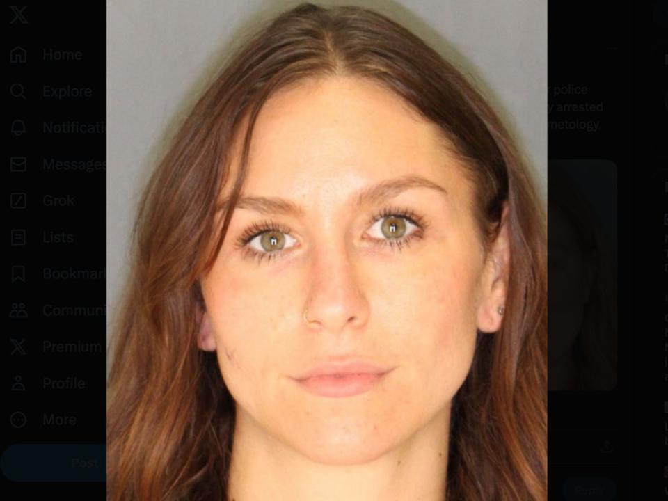 Ally Thueson (33), una exagente de policía del estado de Nueva York (EE. UU.) y modelo de Instagram, fue acusada de extorsionar a una pequeña empresa de cosméticos para obtener USD 9.000 (Oficina del Fiscal de Distrito del condado de Orange)