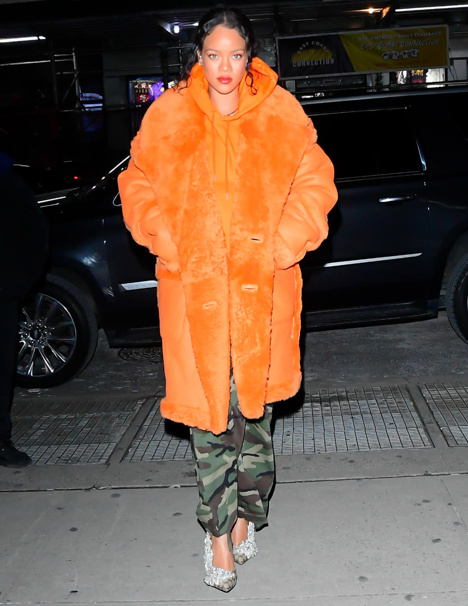 <p>Another night, another outing for Rihanna, who pounds the pavement in N.Y.C. on Jan. 26. </p>