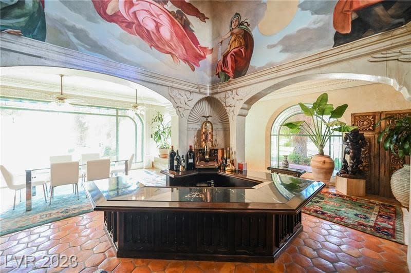 Siegfried & Roy’s Jungle Palace home in Las Vegas for sale, listed at $3 million. (Photo: Ron Miller – Zipp3D)