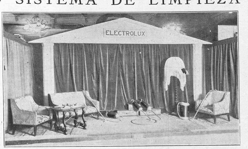<span class="caption">Fotografía del estand del fabricante Electrolux en la Feria Comercial de Madrid, 1923. Fue publicada en un publirreportaje sobre la empresa en 'La Esfera' (2 de junio de 1923), p. 22.</span> <span class="attribution"><a class="link " href="https://prensahistorica.mcu.es/es/publicaciones/numeros_por_mes.do?idPublicacion=6102&anyo=1923" rel="nofollow noopener" target="_blank" data-ylk="slk:Biblioteca Virtual de Prensa Histórica">Biblioteca Virtual de Prensa Histórica</a></span>