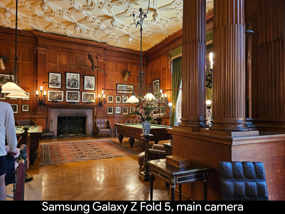 Samsung Galaxy Z Fold 5 photo samples